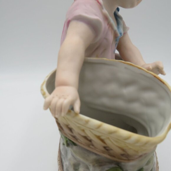 Vintage Porcelain Figurine Piano Baby Girl Baskets Planter 9" x 10" x 5" - Picture 13 of 16